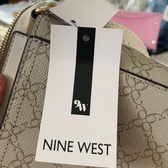 NWT Nine West Bowie Cream and Tan Patterned Shoulder Bag - Picture 5 of 5